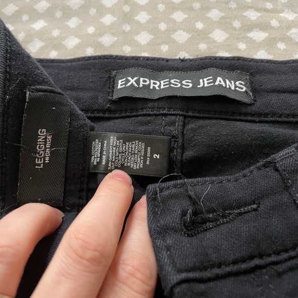 Express high rise, distressed, jean legging - Picture 2 of 3